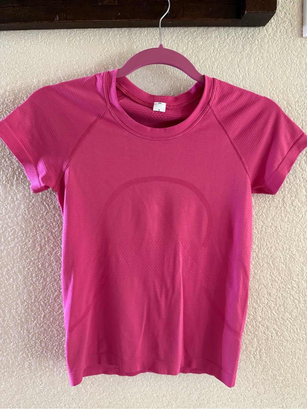 lululemon athletica Swiftly Tech Short-Sleeve Shirt 2.0 Waist Length